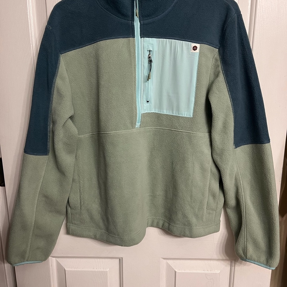 Blue and Green Zip Up Sweater with Modern Color-Blocked Design